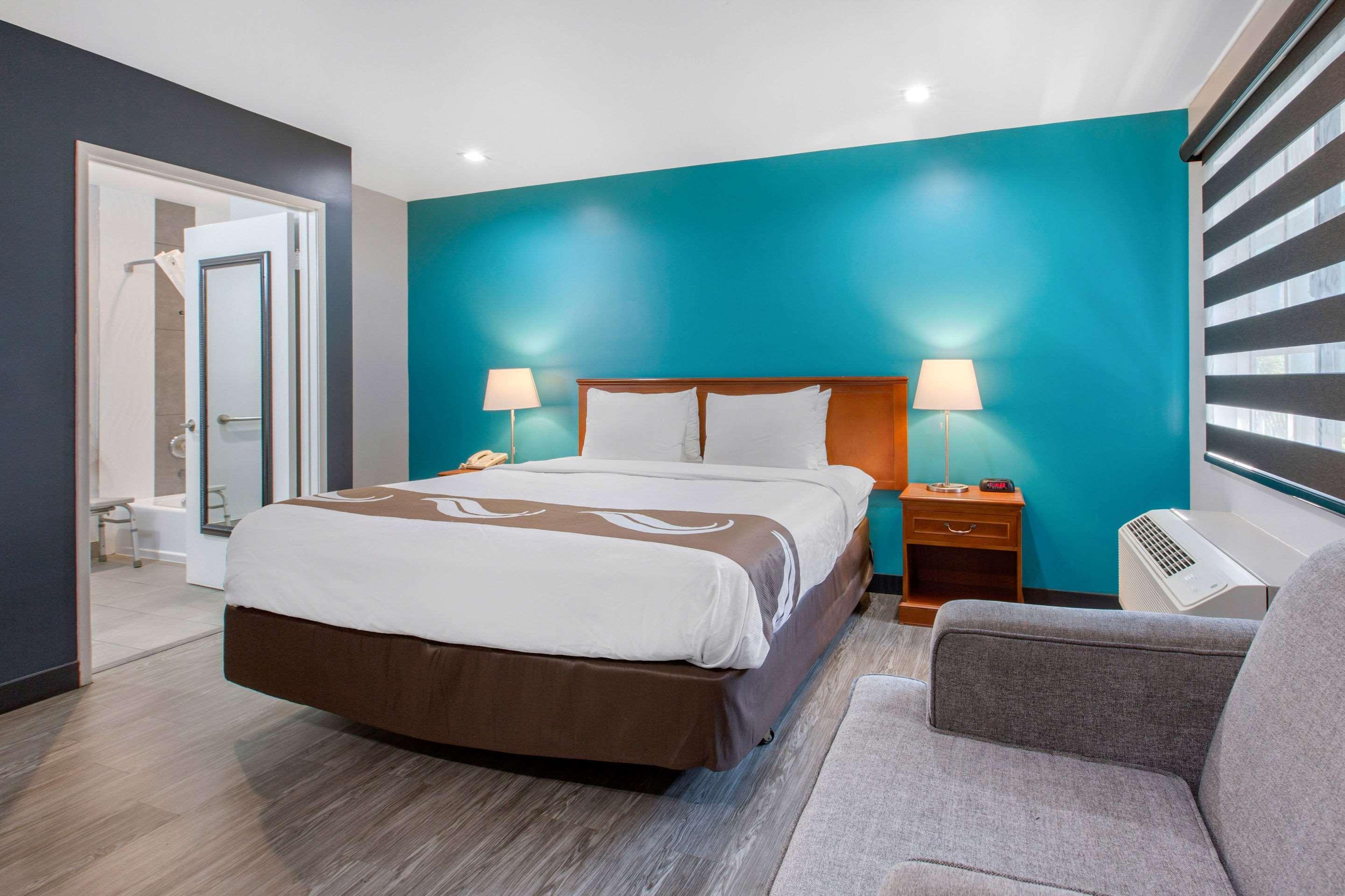 Inn Quality Near Hollywood Walk Of Fame