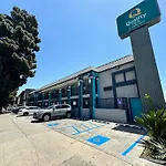 Quality Inn Near Hollywood Walk Of Fame
